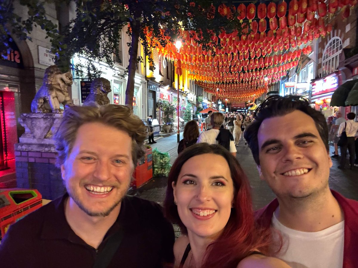 WPEGaming's tweet photo. Jake, Nick, and Kyrie having a grand ol' time! Nothing like posing distinguishingly with a bottle in hand. 🧐
#worstpremadeever #wpe #nvidia https://t.co/GAXYuPpSoP