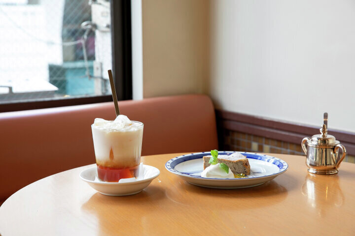 cotrip_twi's tweet photo. 【ミルクティーの美味しいお店6選】

東京都内と横浜の、日本でも指折りの歴史を誇る専門店から気軽なティースタンドまで、わざわざ行きたい名店をご紹介します。

詳しくはこちら⇒https://t.co/KrgMj8gWuB https://t.co/Agv3GLFHfQ