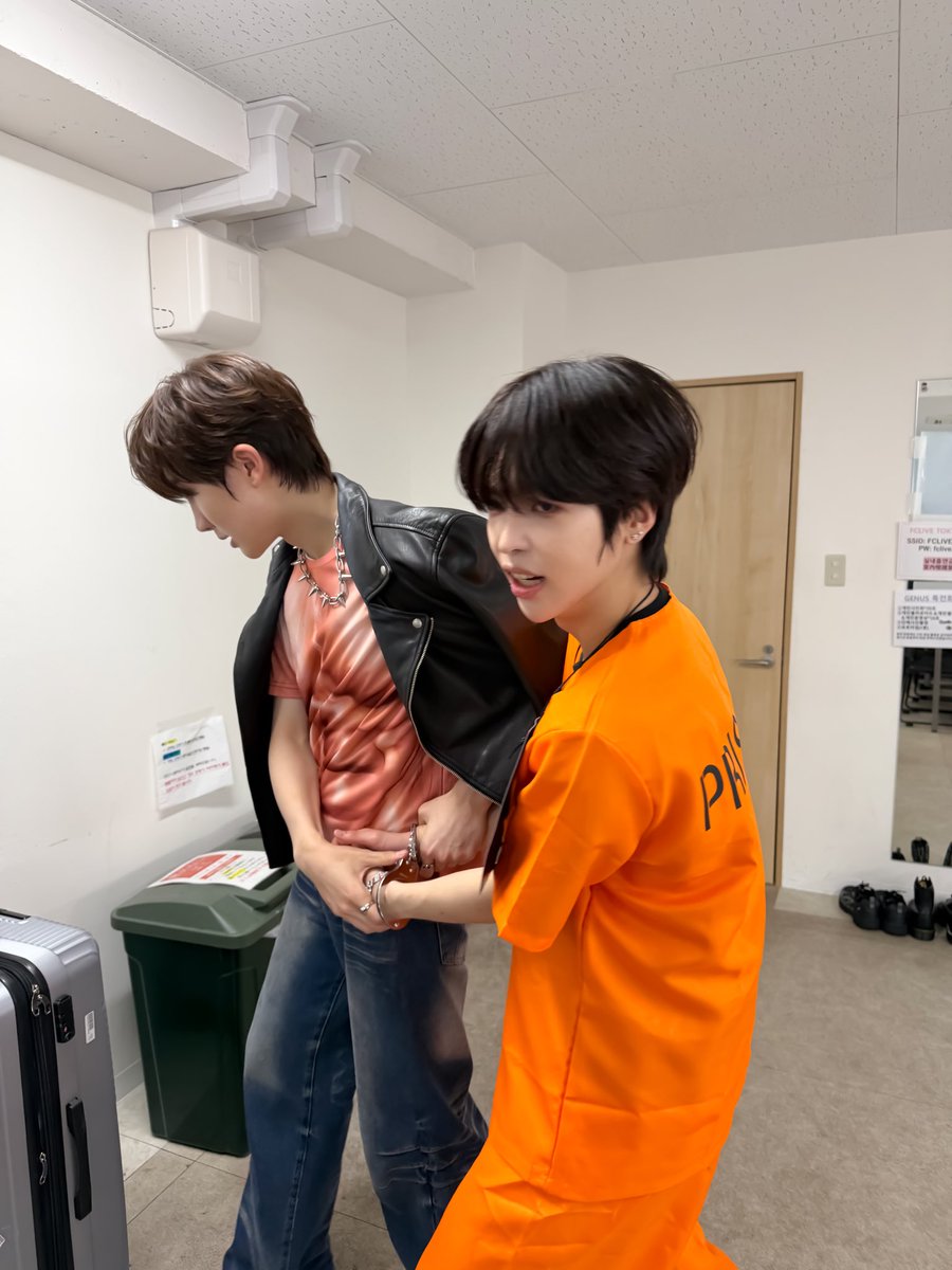 GENUS_offcl's tweet photo. [#유안]
유안이랑 같이 놀까?

#YUAN
#GENUS #ジェナス #제너스 https://t.co/0vgEkEMJ0G
