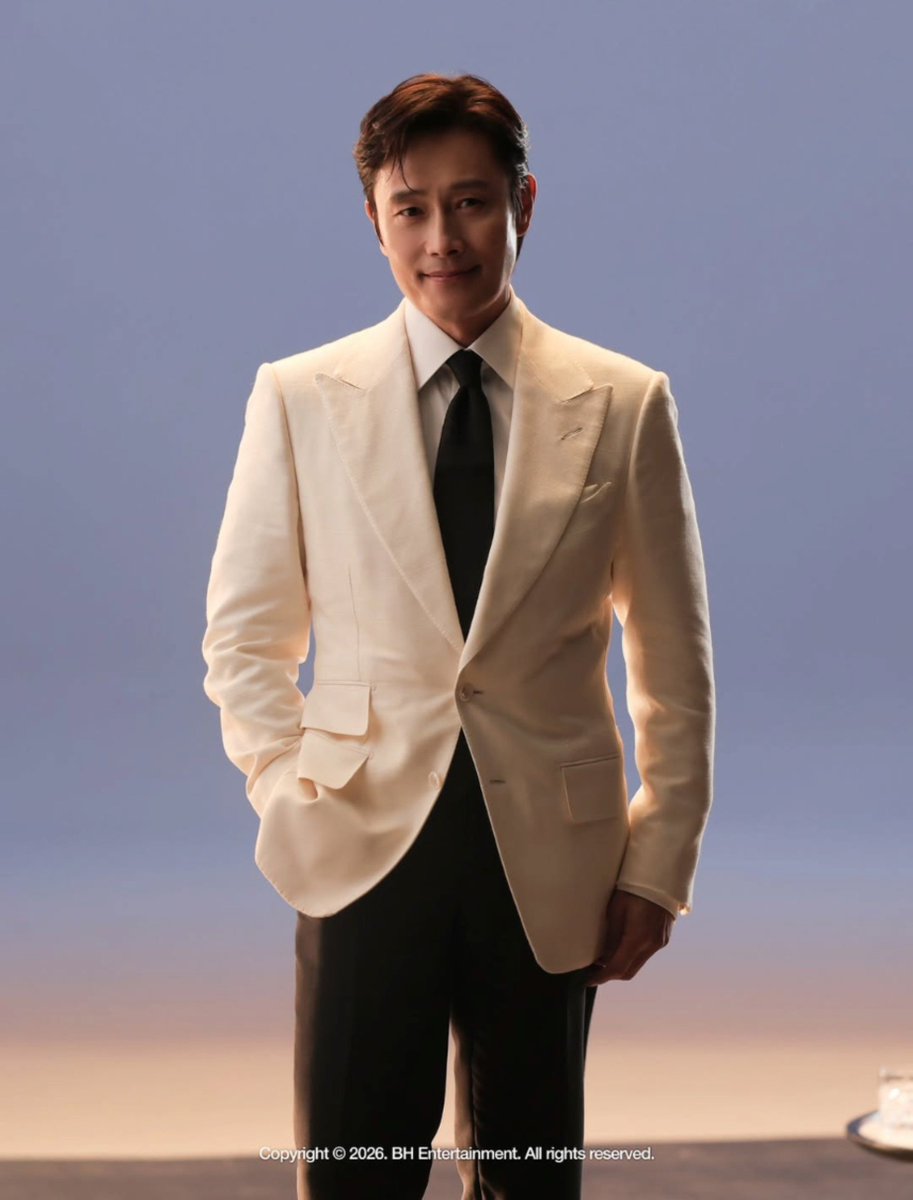 Hiro67238089's tweet photo. これも良いなぁ〜🤤😘👍
@lbh_jfc #이병헌 #イ・ビョンホン #LeeByunghun #LBH https://t.co/CR6OT93gtf