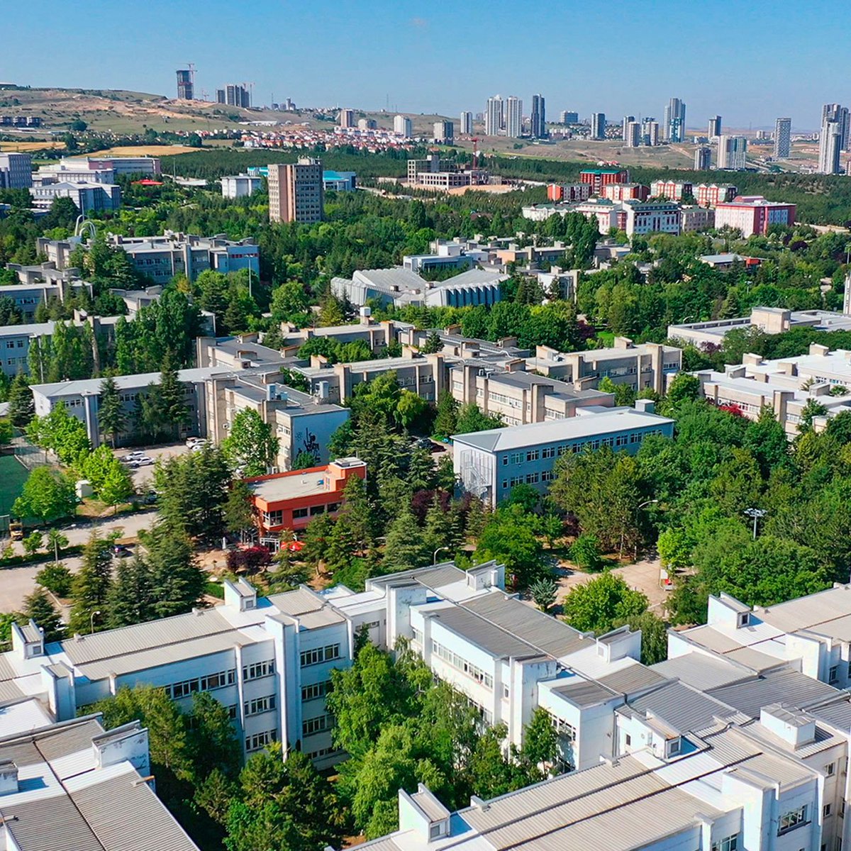 bpthaber's tweet photo. Dünyanın en iyi 1000 üniversitesi açıklandı. Listede Türkiye'den 13 üniversite yer aldı. (URAP)

— (585) Hacettepe Üniversitesi
— (710) İstanbul Teknik Üniversitesi
— (748) Ankara Üniversitesi
— (824) Gazi Üniversitesi
— (832) Koç Üniversitesi
— (890) İstanbul Üniversitesi
— (891) Ege Üniversitesi
— (894) Atatürk Üniversitesi
— (936) ODTÜ
— (958) Sağlık Bilimleri Üniversitesi
— (971) Yakın Doğu Üniversitesi
— (977) İstanbul Üniversitesi–Cerrahpaşa
— (981) Yıldız Teknik Üniversitesi