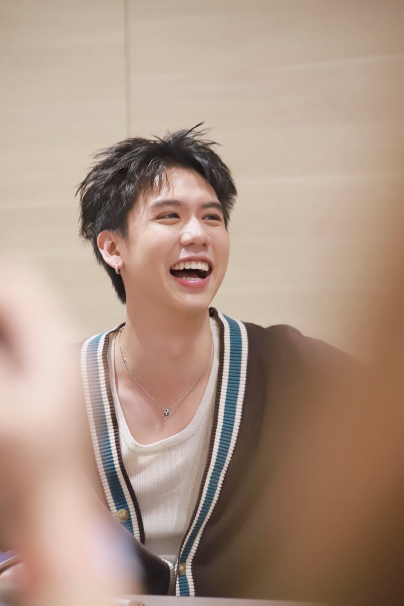 gailbaeby's tweet photo. พี่เหมาะกับรอยยิ้มมาก ๆ นะคับ ขอให้คนค้นพบพี่ซิงอีกเยอะ ๆ เลยนะคะ 🥺🤎

#งานมหกรรมนิยายนานาชาติ2026xSingChimon https://t.co/n67HijBpsH