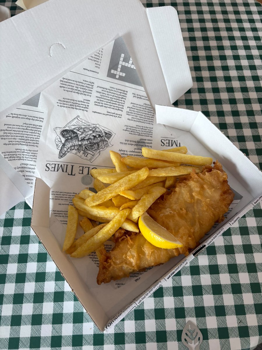 MiddletonFrying's tweet photo. Colin was at new customer Scoffers in Dalbeattie carrying out batter &amp; frying training using our Blend30 Batter.

Thanks for the warm welcome ...great to be working with you! 

#MiddletonFoods #BetterBatter #MarketLeaders #Blend30 https://t.co/yetjhZphnv