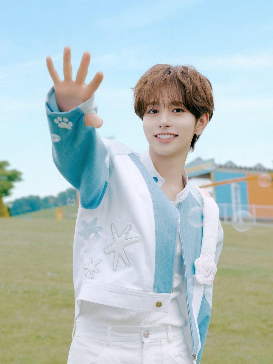 Official_VIBY's tweet photo. VIBY 3rd Digital Single
'Gotcha (ガチャ)' Concept Photo

AKITO Ver.

VIBY - 'Gotcha (ガチャ)'
🎬Music Video
2026.08.05 20:00 (JST)

🎧Streaming &amp; Download
2026.08.05 0:00 (JST)

🎵 Pre-save/Pre-add
https://t.co/s8hriMJ6IU

#AKITO
#VIBY #バイビー
#VIBY_Gotcha #VIBY_ガチャ
#RiiMJ https://t.co/1BmLDxHLL2