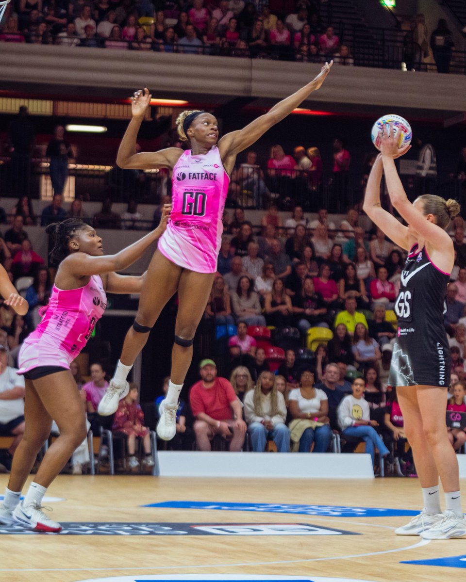 Pulse_Netball's tweet photo. Different dress code, same iconic defensive duo.
 
Funmi &amp; Hali taking their signature London Pulse connection straight to the world stage. 🖤💖 ➡️ 🏴󠁧󠁢󠁥󠁮����󠁿
 
#WorldNetball #LondonPulse #defensiveduo #netball #cwg https://t.co/8vGwUYuWY0