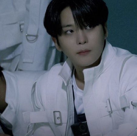 댠 tweet media