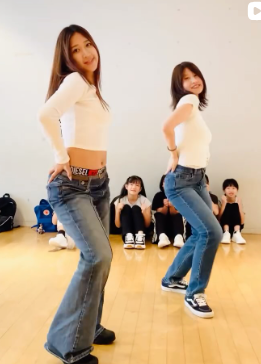 kpop__dance's tweet photo. 【改めて再募集！】

8月2日（日）の夏の単発レッスンが、動画撮影も楽しめる特別企画に変更となりました！

「自分のダンス動画を撮影してみたい！」
「お子様の成長を動画に残したい！」
「nagisa先生と一緒に踊ってみたい！」
「Instagram掲載動画に挑戦したい！」

そんな皆さんに！ https://t.co/q7UkvyAHe5