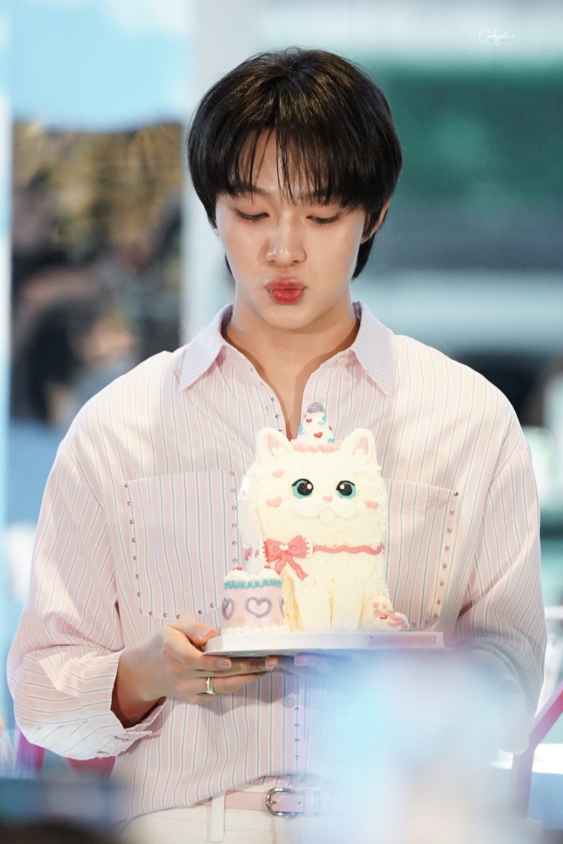 cookgate's tweet photo. ♡ 30.07.69 ♡

เค้กน่ารักเหมือนเจ้าของเดย 🎂
@CwrNew 
#WithatXNunew 
#NuNew https://t.co/FsG29gL6HH