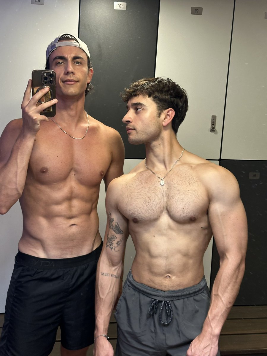 TwunkTay's tweet photo. My gym bud is fire🔥💪🏻 https://t.co/enssjWhSwS