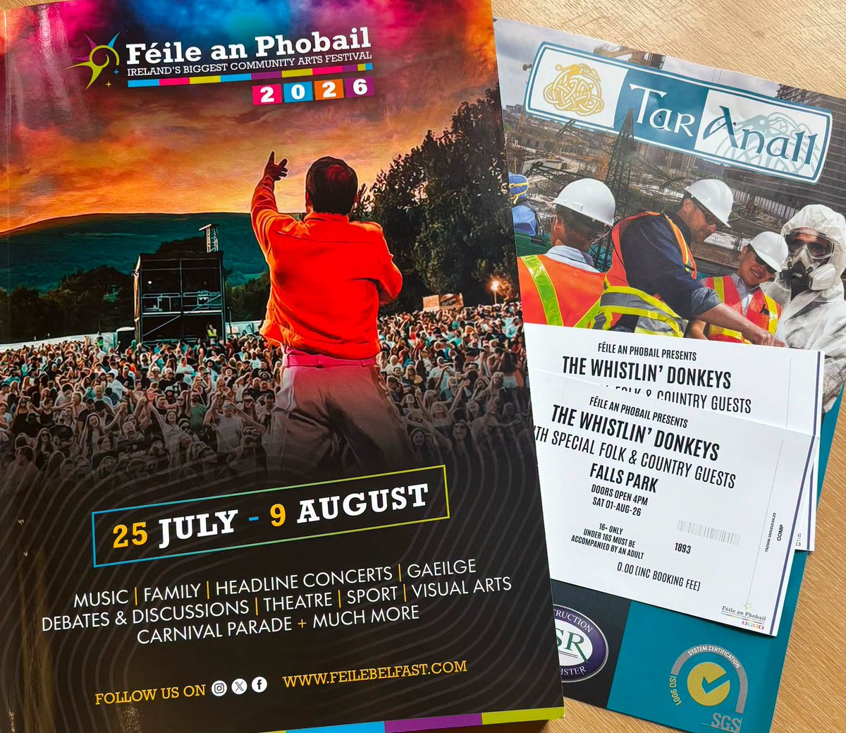 AnallTar's tweet photo. Tar Anall in partnership with Feile an Phobail are giving you the chance to win a pair of tickets to The Whistlin Donkeys this Saturday 1st August.

To be in with a chance of winning all you need to do is:
1⃣ Follow our page
2⃣ Like and share this post
3⃣Tag a friend

Easy! https://t.co/ZYz9Ktouko