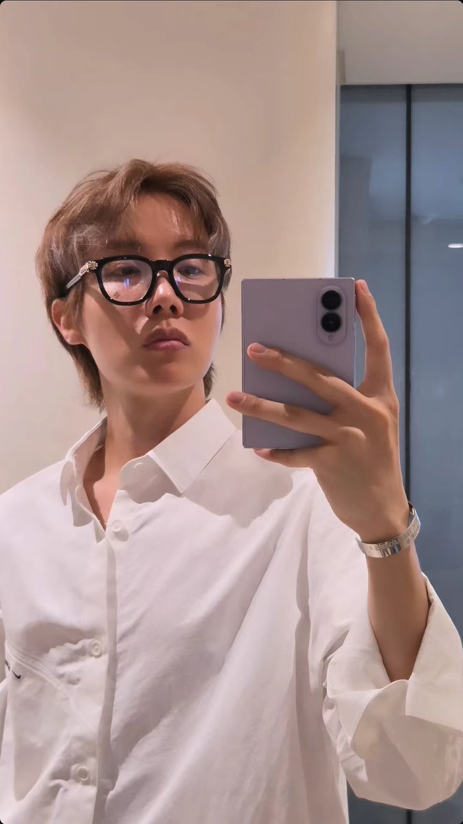 dalbit_bangtan's tweet photo. 📸 INSTAGRAM

J-Hope stories:
Off to NY https://t.co/iD1jYeRn27