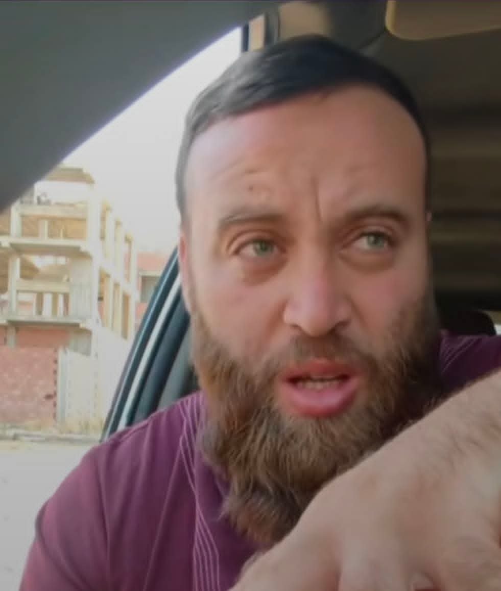 AlgeriaBoussada's tweet photo. Le visage de la pedocriminalité et de la violence faite aux femmes et filles banalisée. Cet énergumène voit une fillette de 8 ans entrer dans son magasin habillée d'une jupe et dit "on dirait une catin". @AlgeriePolice vous allez laisser répandre ce genre de propos abjectes ? https://t.co/IXlDePu70a