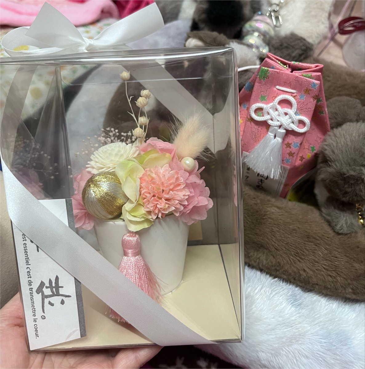 usage_kn's tweet photo. きのあを想って、イメージカラーのお花を送ってくださりました🌸✨
3月生まれのきのあなので、母ちゃんもピンクの淡いイメージが強く、イメージ通りです😭🙏💓
今はまだ横でねんねさせてもらってるので、奥に飾らせてもらい後にケージへ移動する予定です🥰
本当にありがとうございます😭🙏🍀 https://t.co/TugDCgecVg