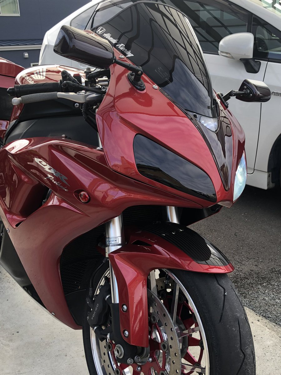KentaLow7's tweet photo. またまた告知。
茂木のホンダオールスター2輪も参加と言う事もあり、cbr1000rr sc57用
ヘッドライトカバーも多少持って行きます。
未塗装品しか有りませんが、
通常価格¥5500。イベント価格¥4000で販売します、ご興味のある方は
宜しくお願い致します！
#ホンダオールスターミーティング
#ガゼルパンチ https://t.co/OzfLNDXug1
