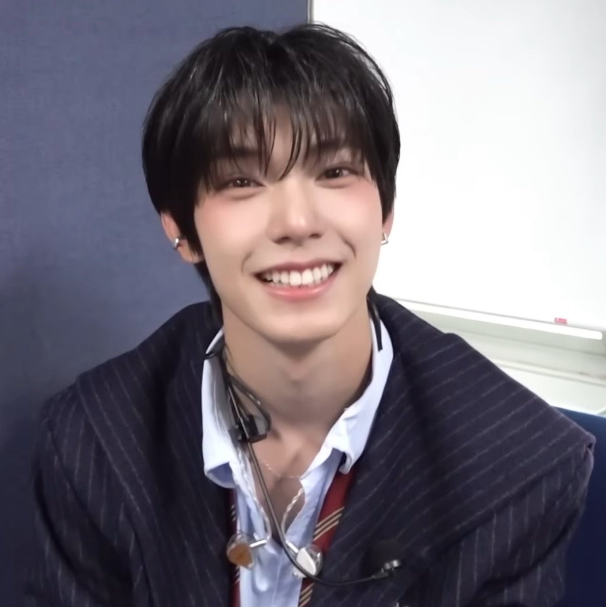 vjfjdwnl's tweet photo. 너무 동그랗고 매끈한나머지
젓가락에서미끄러져버린콩자반 https://t.co/rhm4Rl27g4
