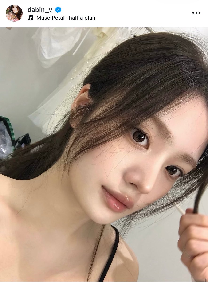 ao___mame's tweet photo. 最近インスタで見て気になった韓国美女だ...
今は髪色と眉毛が明るいからかより柔らかい雰囲気で多幸感溢れてて尊い... https://t.co/QOainhDO9W