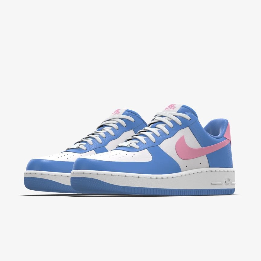 bluetale14's tweet photo. 遊びで、NIKE by Youエアフォースを白ベースでカスタムしたらこうなった
これは遊び心があるおじさんで許される範囲なんだろうか？
少なくとも、ピンクという色が俺をおかしくしてることだけはたしかだ https://t.co/CFiJoUlLbz