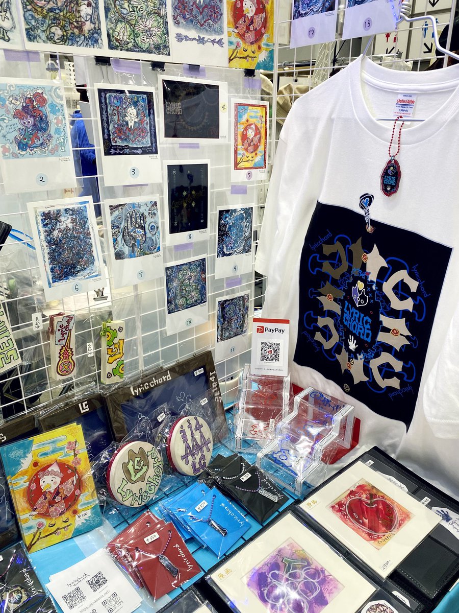 ERIKOERIN_INFO's tweet photo. デザフェスでも販売したあのTシャツあります❣️
お見逃しなく(^-^)

📌 https://t.co/qa7I0ZuO3a

#SUZURI #Tシャツ 
#ERIKOERIN #lyricchord https://t.co/LHTjkGdqz8