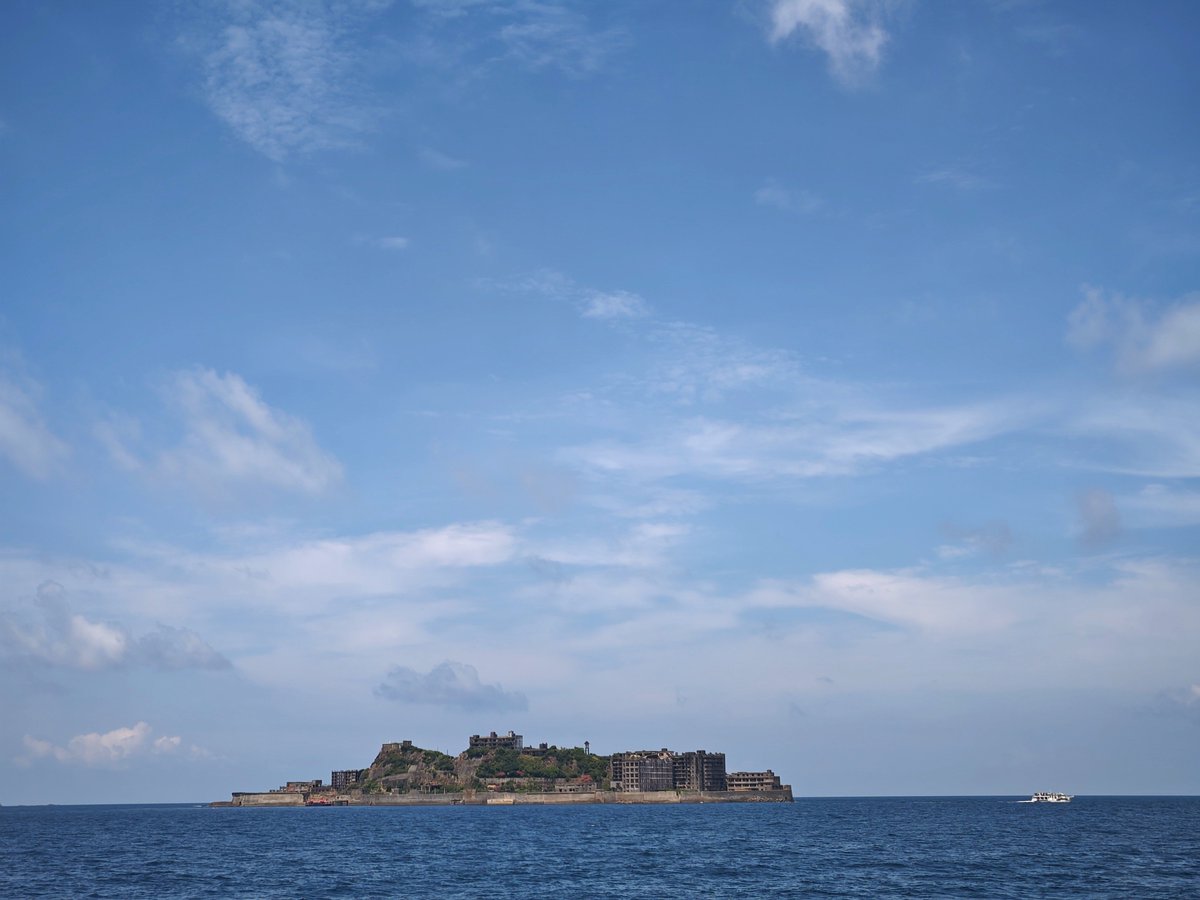 atigusak's tweet photo. 軍艦島！上陸できるなんて感激
こんな場所にあって形を保ってるのが凄いんやろね https://t.co/TRPqDunMtC