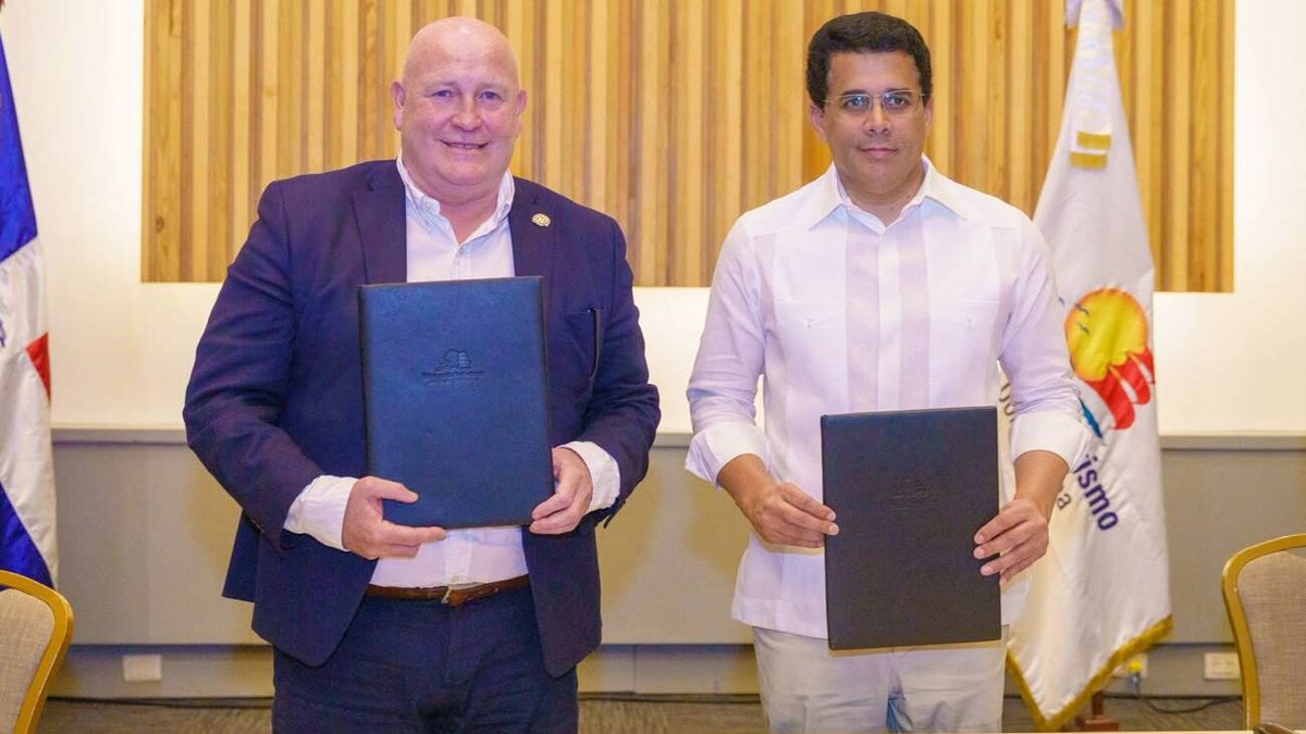 PortalDigitalRD's tweet photo. 🚍 El MITUR y la ITF firmaron un acuerdo para fortalecer el transporte turístico en República Dominicana, promoviendo mayor seguridad, calidad e innovación en beneficio de trabajadores y visitantes.
#MITUR #TurismoRD #ITF #RepúblicaDominicana https://t.co/5U3J0AUBND