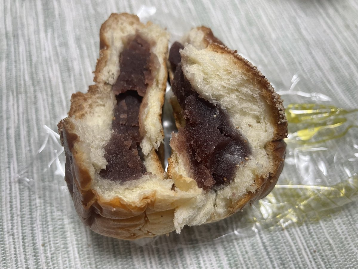 cosegare's tweet photo. あんこがぎっしり https://t.co/Sps3s9us0z