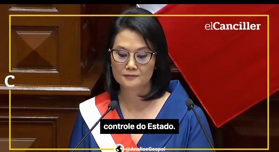 Gustavramski_'s tweet photo. Os peruanos elegeram a filha d um ditador q em seu primeiro ato d governo,  colocou o exército nas  ruas pra impedir protestos contra sua administração. 
Com Flávio bolsonaro, aqui não seria diferente pq filhote de porco,  porco é 🧐 https://t.co/53PjQHwOC0