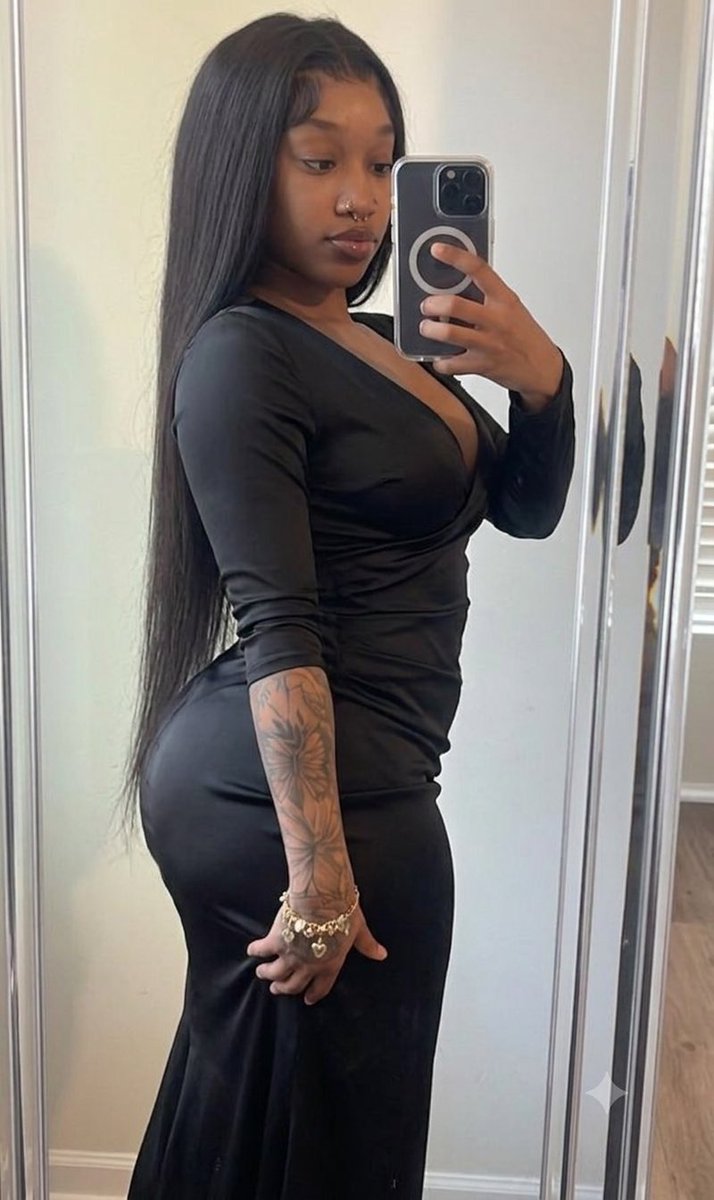 Addy_Boujie's tweet photo. I knew many of you ain’t looking at the dress you staring at that pretty azz 😋 https://t.co/n7flnhxgDx