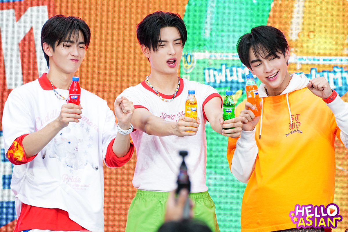 Hello_asian's tweet photo. “พี่ขุนพล-น้องฮาร์ท-น้องจินวุค” พรีเซนเตอร์คนเก่งคับเฮีย ร่วมงาน “แฟนต้า” 10 บาทคับเฮีย โดนเส้นสุดมันส์ กับ BUS

FANTA X BUS

#FantaXBUS
#KHUNPOL
#HEARTchuthiwat
#JINWOOKkim
#BUSbecauseofyouishine https://t.co/FsGBhhoZhd