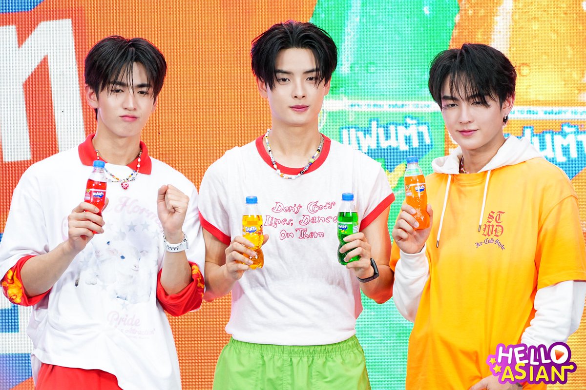 Hello_asian's tweet photo. “พี่ขุนพล-น้องฮาร์ท-น้องจินวุค” พรีเซนเตอร์คนเก่งคับเฮีย ร่วมงาน “แฟนต้า” 10 บาทคับเฮีย โดนเส้นสุดมันส์ กับ BUS

FANTA X BUS

#FantaXBUS
#KHUNPOL
#HEARTchuthiwat
#JINWOOKkim
#BUSbecauseofyouishine https://t.co/FsGBhhoZhd