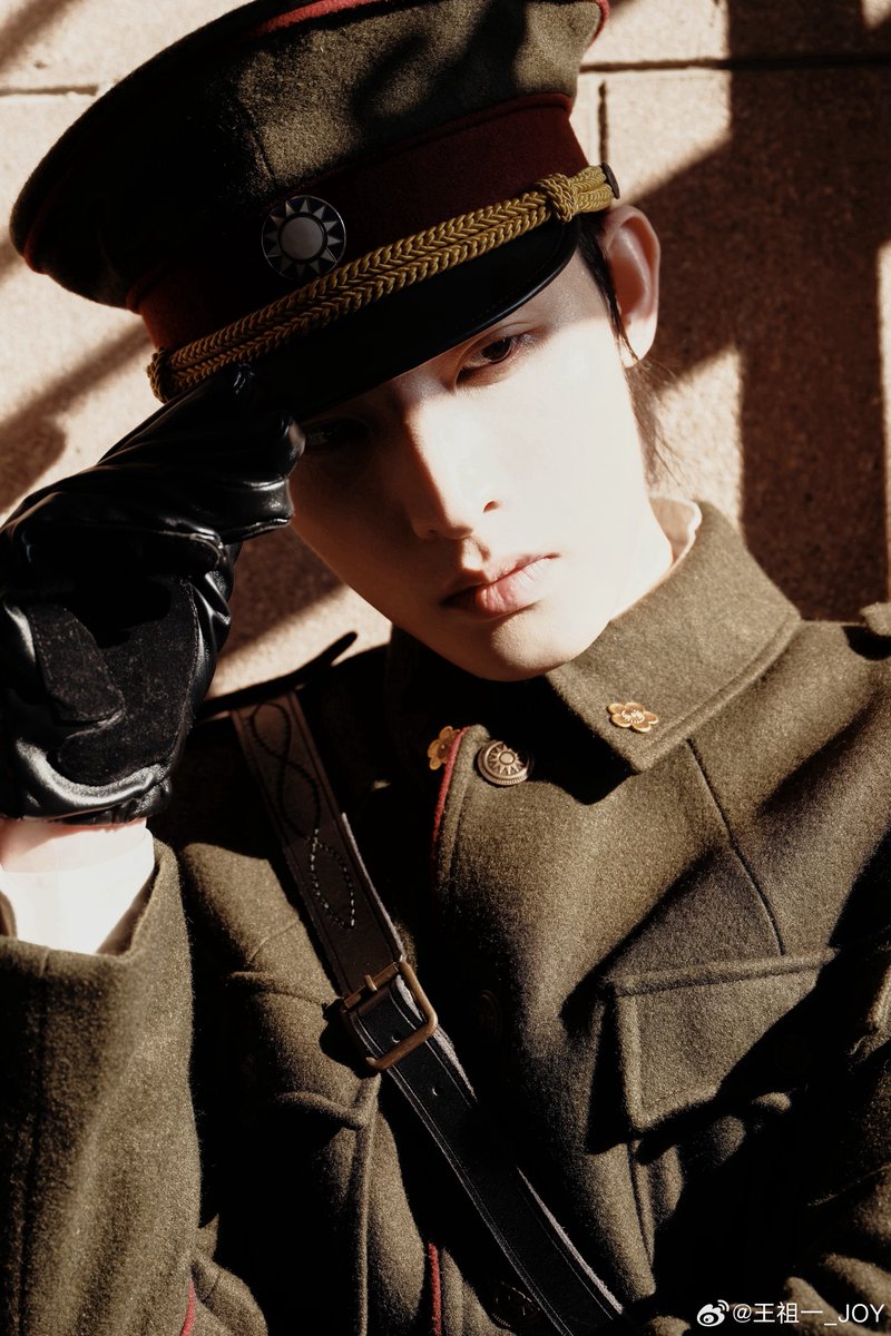 xiaoxinxuu's tweet photo. กรี้ดดดดดดเป็นลมๆๆๆๆๆๆๆๆ ตาเสี่ยวอวี๋ถอดหน้ากากดาเมจมาก มามุงฮีเยอะๆนะ

#เก้าสกุล #MysticNine #九门
#หวังจู่อี #WangZuyi #王祖一 https://t.co/uL3tMuMMY6