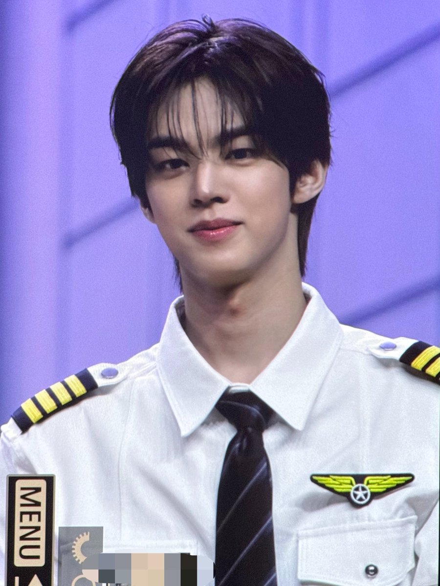 doroongcake's tweet photo. 260730 뮤플 스페셜 팬싸 pre 

기장 김도훈 얼굴 ㅁㅊ

#TWS #투어스 #DOHOON #도훈 #ドフン https://t.co/JItcBYCaDm