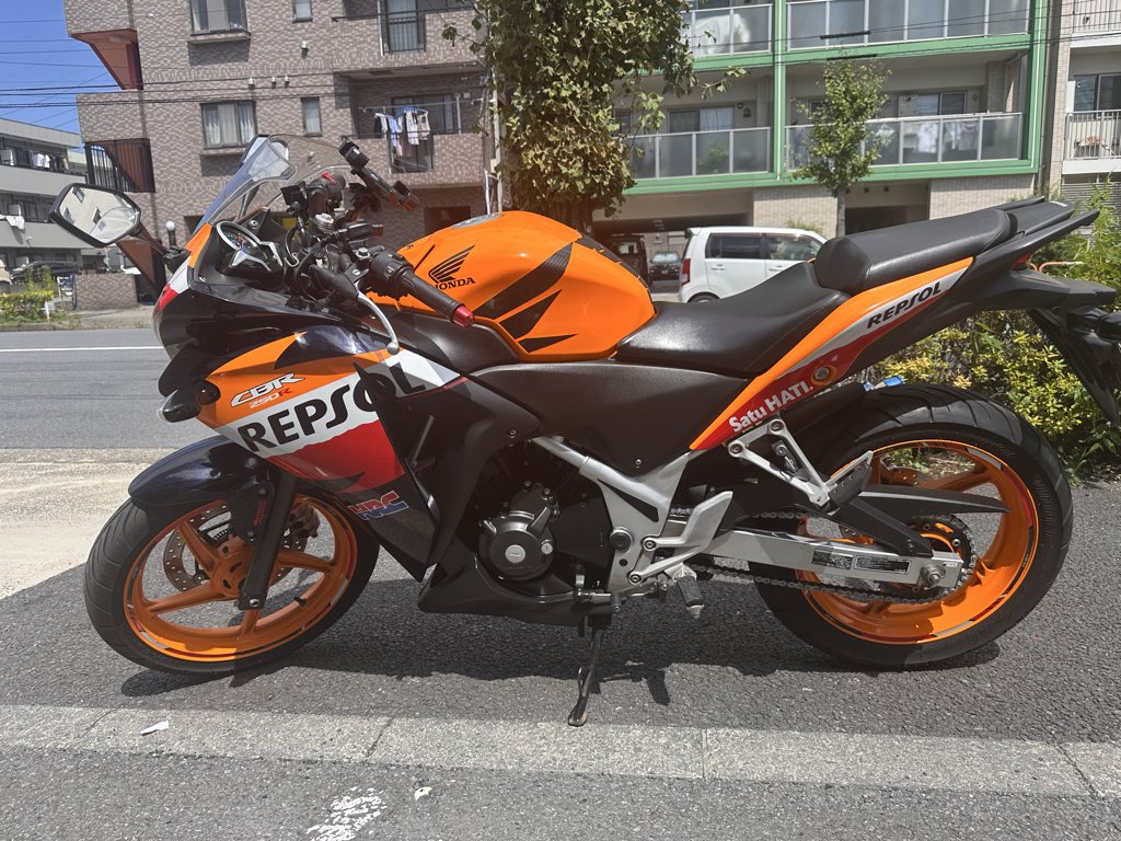 D__superking's tweet photo. バイク買いました、自転車はやめない https://t.co/siPYoNSN8a