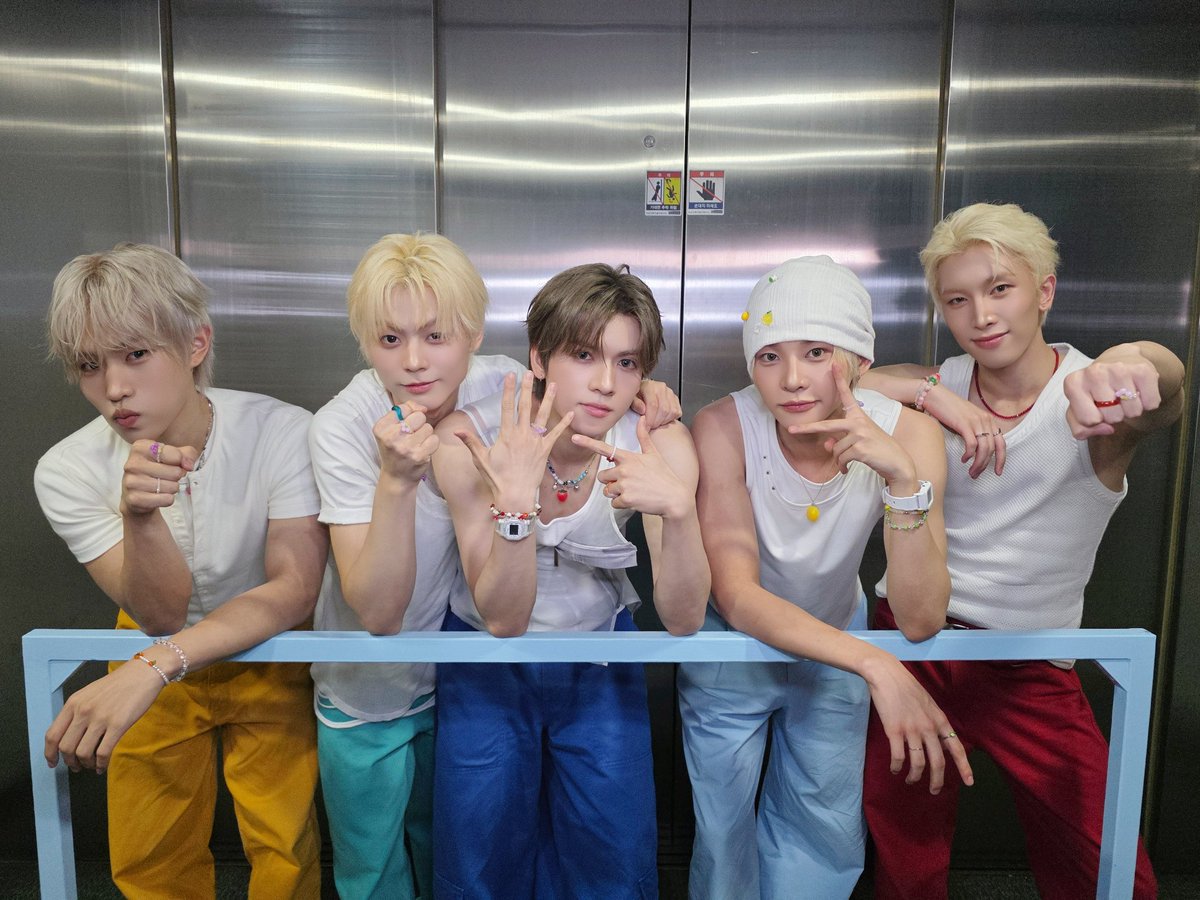 POW_grid's tweet photo. [#POW.pic] 25730

Mnet '엠카운트다운'

#POW #파우 #Flavor #플레이버 #GRID #그리드 https://t.co/POCPbkJQog