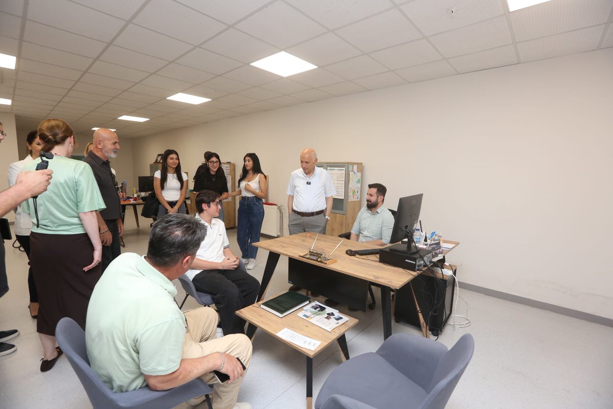 fethiyasar's tweet photo. 📍Cumhuriyet Akademisi

Ücretsiz YKS Tercih Danışmanlığımız başladı. YKS tercihleri ile ilgili bilgi ve destek almak isteyen tüm öğrenci ve velilerimizi bekliyoruz.

Gençlerimizin, evlatlarımızın, öğrencilerimizin her zaman yanlarındayız.

📞Randevu almak için: 0312 557 94 60 https://t.co/YmGg5ZvPq5