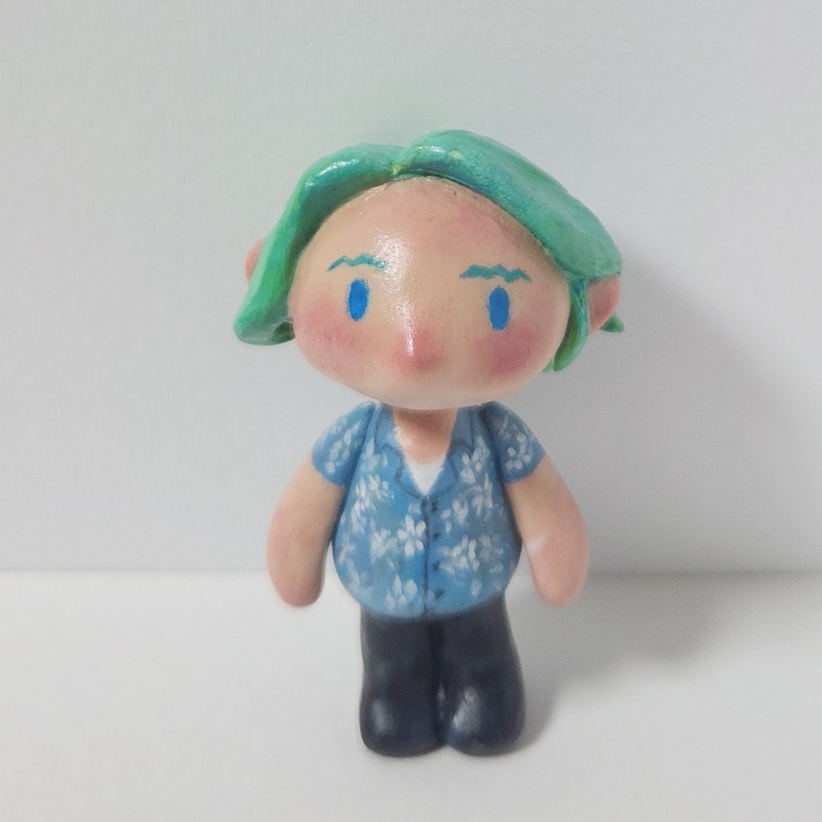 bluejay_2606's tweet photo. Made a simple cove clay figure! The goal was to 1. make it quick and 2. make it cute. Idk about the goal 1, but think I did ok on 2🙂‍↕️ #olba https://t.co/F69HX5a3XO