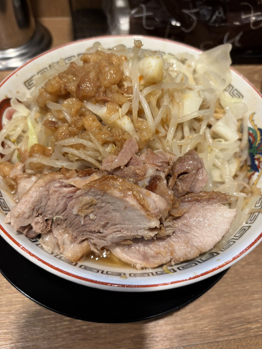sake_0204's tweet photo. 久しぶりに豚山行ったらラーメン焦げ臭くて泣いちゃった

苦い思い出になりました(笑) https://t.co/RwbAqwVibY