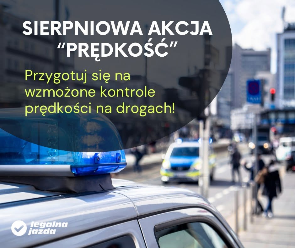LegalnaJazda's tweet photo. 🚔 Od 3 sierpnia kierowców czekają wzmożone kontrole prędkości!

Już w najbliższy poniedziałek (3 sierpnia 2026 r.) rozpocznie się ogólnoeuropejska akcja ROADPOL „Prędkość”, która potrwa do 9 sierpnia. W tym czasie na drogach pojawi się więcej patroli, a funkcjonariusze będą szczególnie zwracać uwagę na przestrzeganie ograniczeń prędkości.

📌 Warto pamiętać, że przekroczenie prędkości może oznaczać nie tylko wysoki mandat i punkty karne. W określonych przypadkach kierowca może również stracić prawo jazdy np. za przekroczenie dopuszczalnej prędkości o ponad 50 km/h w obszarze zabudowanym.

Nasza rada jest prosta:

✔️ dostosuj prędkość do obowiązujących ograniczeń,
✔️ zachowaj szczególną ostrożność,
✔️ nie ryzykuj utraty uprawnień.

Masz problem ze swoimi uprawnieniami lub potrzebujesz konsultacji prawnej? Skontaktuj się z nami, a przedstawimy Ci konkretne kroki możliwe do podjęcia w Twojej sytuacji.

https://t.co/R0pdYzzjx6