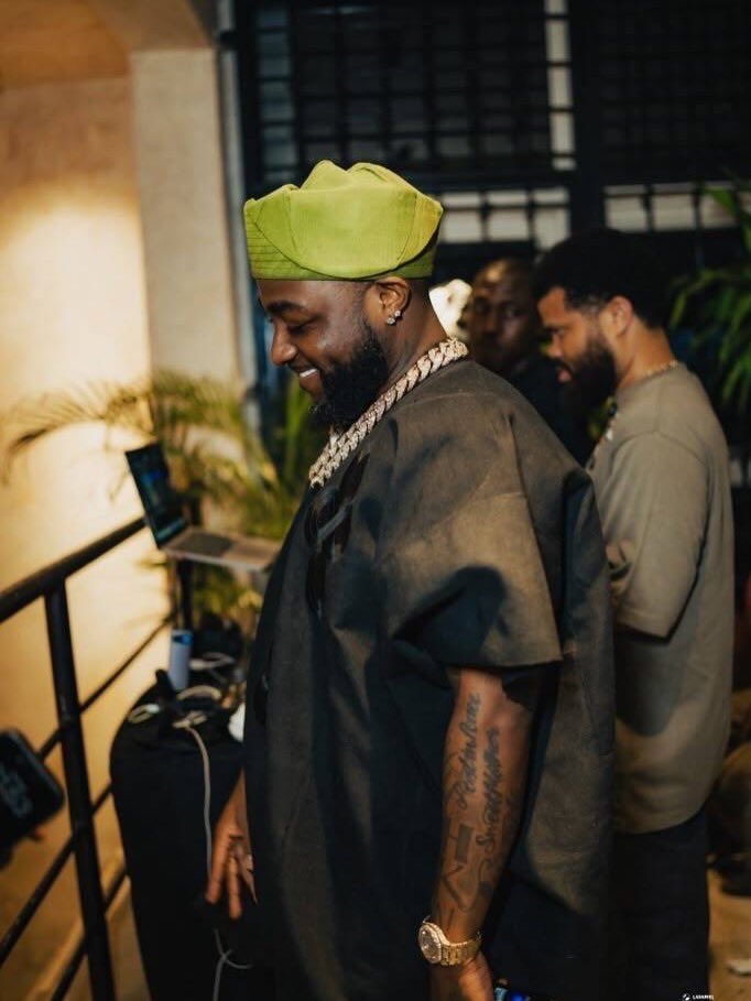 LEWINSKl's tweet photo. THIS IS NOT A DRILL, NEW DAVIDO ALBUM DROPPING TONIGHT. ORIADÉ TO THE WORLD 🌎 https://t.co/PdHKLQkbQk