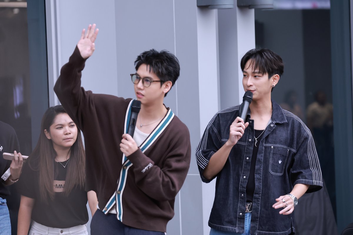 haritfanclub's tweet photo. Hey! Yo!
#งานมหกรรมนิยายนานาชาติ2026xSingChimon
#ssingss #张翊昕 #SingHarit #ซิงหฤษฎ์
#ชิม่อนไงจะใครหล่ะ #chimonac #ChimonWachirawit https://t.co/RkadMJ3AZC