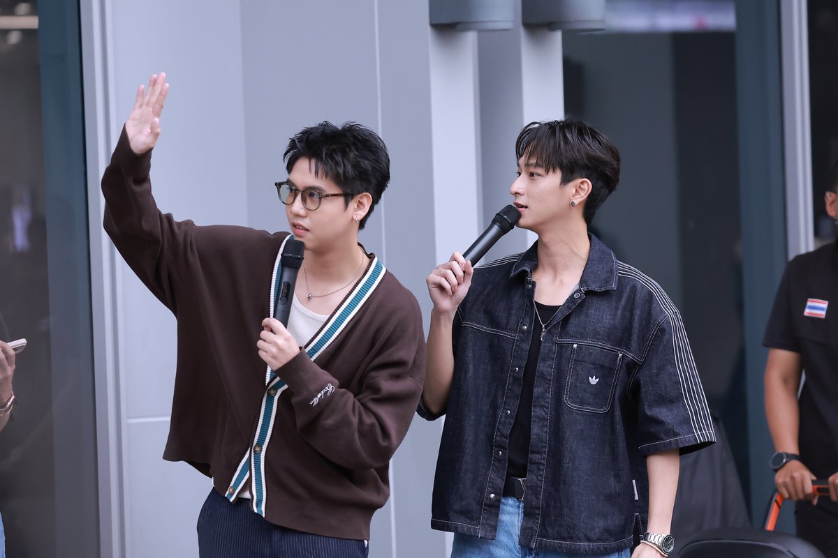 haritfanclub's tweet photo. Hey! Yo!
#งานมหกรรมนิยายนานาชาติ2026xSingChimon
#ssingss #张翊昕 #SingHarit #ซิงหฤษฎ์
#ชิม่อนไงจะใครหล่ะ #chimonac #ChimonWachirawit https://t.co/RkadMJ3AZC
