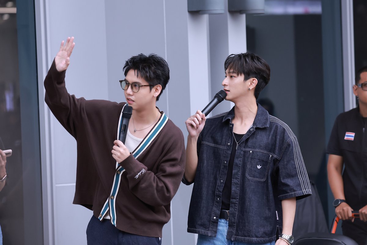 haritfanclub's tweet photo. Hey! Yo!
#งานมหกรรมนิยายนานาชาติ2026xSingChimon
#ssingss #张翊昕 #SingHarit #ซิงหฤษฎ์
#ชิม่อนไงจะใครหล่ะ #chimonac #ChimonWachirawit https://t.co/RkadMJ3AZC