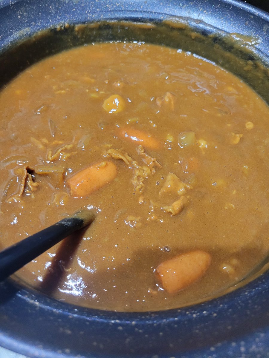 KiikoShimo's tweet photo. 今日の晩御飯🌃🍴

今日も暑い☀️😵💦１日でした。

今日は晩御飯はカレー🍛です😌💓

我が家は、うどん派、ライス派に分かれます。

私はライス派です😌💓

今日はみんな一緒に食べれました。

お風呂セットして、今日の母の仕事完了。

皆様もお疲れ様でした。 https://t.co/aTjR9CYZjL