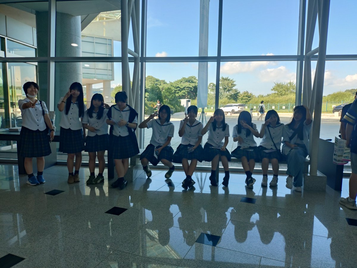 uedanishi's tweet photo. ★2026ソウル短期留学★
今日の高明中の生徒さんたちとの江華島ツアーは、まず平和エコパークからスタートでした。展望台は北朝鮮から1キロの距離でした。その後、キョドン島へ移り大龍市場で昼食。再び江華島へ戻り歴史博物館を見学。文化と歴史に触れる１日となりました。 https://t.co/5Zz1wiSPcV