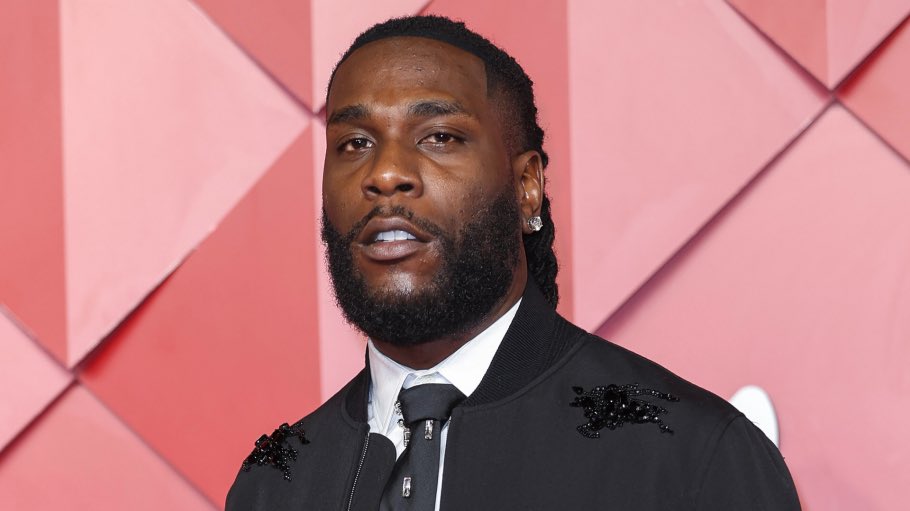 Toluwase_x's tweet photo. BURNA BOY IS THE BIGGEST AFRICAN ARTIST IN NORTH AMERICA, OCEANIA &amp; EUROPE. https://t.co/cuAQ3UfVxU