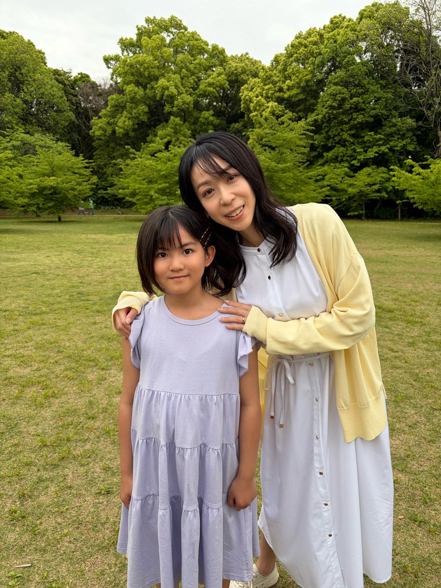 tx_doramanext's tweet photo. 🎬 𝑻𝑽𝒆𝒓 最新話を見逃し配信中🌻
〔#君は夏のなか〕

📸︴オフショット

渉と千晴の出会いのきっかけとなった
東村公園でのオフショットをお届け🫧

🌱1枚目
幼少期の渉と千晴

🌱2枚目
佐伯親子

𝑼-𝑵𝑬𝑿𝑻【第𝟔話】先行配信中！

#遊井亮子
#渋谷いる太 #茂木桜大朗
#ドラマ君夏 https://t.co/XlYp0mdVMO
