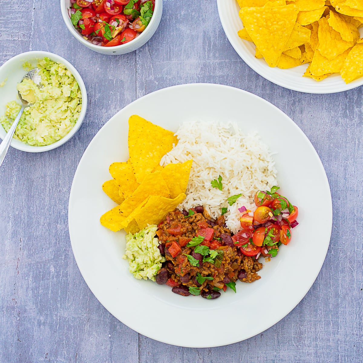 easypeasyfoodie's tweet photo. A quick and simple version of a classic, this Easy Peasy Chilli Con Carne is full of flavour, but ready in just 30 minutes. Serve with all your Tex-Mex favourites for a real crowdpleaser of a midweek meal >> https://t.co/pJCiVLxkDt

#chilliconcarne #midweekmeals #easypeasyfoodie https://t.co/AOchmP2F1N