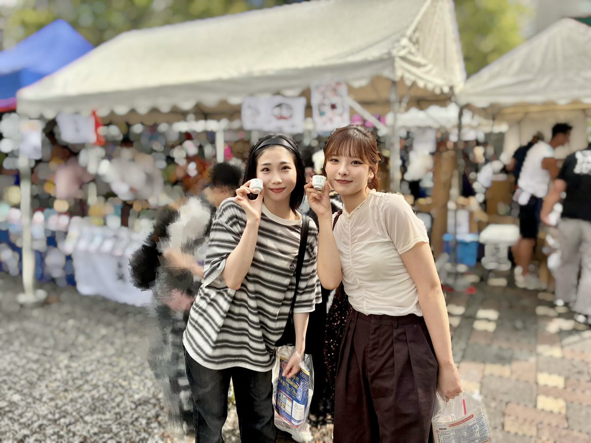 Hiyori_Manase's tweet photo. 先日、あじゅじゅと🍶
お目当ての帰山も買えて、色んな美味しい日本酒沢山飲んで堪能しました。
古酒アイスも美味しかったです🍨

花の舞酒造の優しいおじ様から、升とシールもいただきました✨
とっても嬉しいです✿
 #和酒フェス https://t.co/QV9TVhYPx4