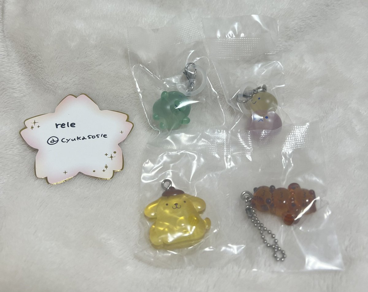 cyuka505le's tweet photo. 【交換】たまごっち めじるしアクセサリー めじるし チャーム なかよしドロップチャーム

譲 : くちぱっち、べびまるっち&amp;りくキッズ、ポムポムプリン
求 : みみっち、まめっち、マイメロディ&amp;クロミ　異種、シュガーバニーズ しろうさとの交換でも可能

郵送交換希望。 https://t.co/SoSif9fhm8