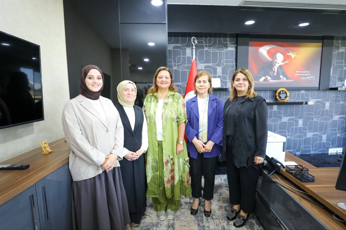 akkadinafyon's tweet photo. AK Parti Kadın Kolları MKYK Üyemiz ve Ege Bölge Koordinatörümüz Mualla Varol, Kadın Kolları MKYK Üyemiz ve İl Koordinatörümüz Şaduman Şeker, İl Kadın Kolları Başkanımız Hülya Kalaycı ve İl Kadın Kolları Siyasi ve Hukuki İşler Başkanımız Ayşe Korkmaz ile birlikte. https://t.co/MeK4X7ssuV