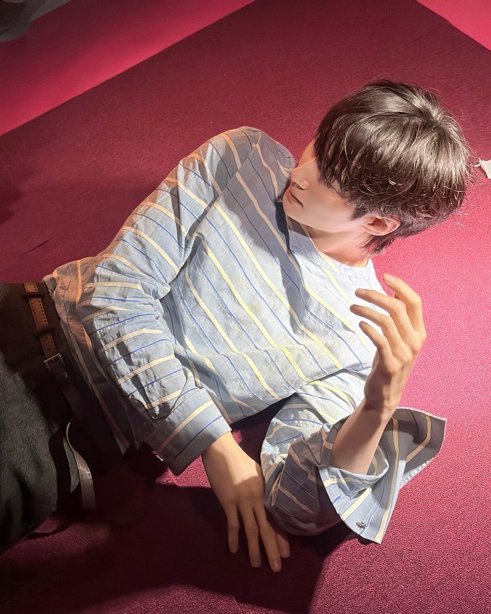 woonaissante's tweet photo. 260730 변우석 인스타그램 업로드 [1]

#ByeonWooSeok #변우석 #prada https://t.co/eqwcgXBSvH